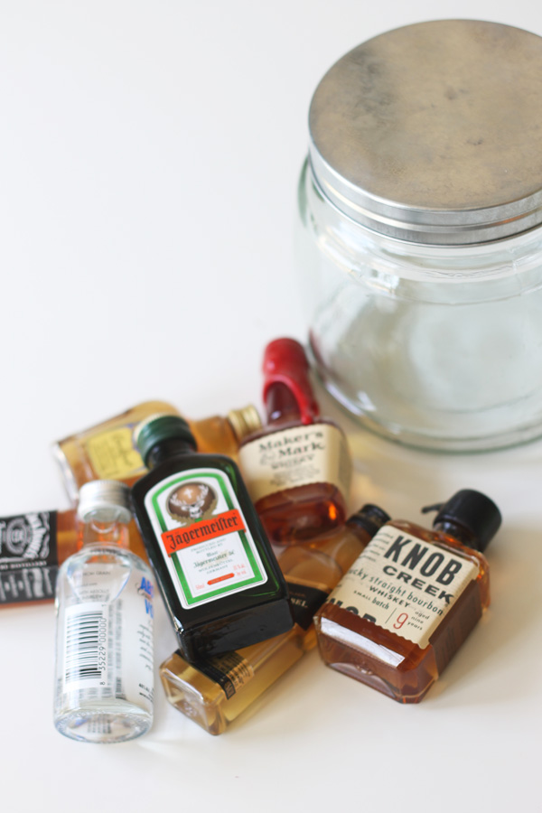 Minibar in a Jar (an easy gift idea)