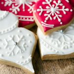 The perfect sugar cookies that never lose their shape. Easy, gorgeous & delicious!