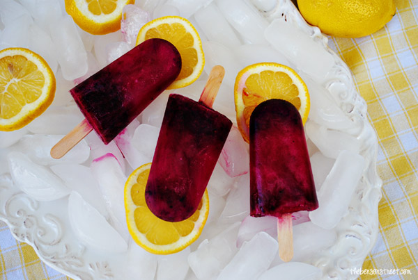delicious summer treat: berry lemonade pops