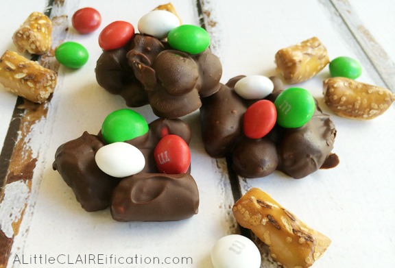 easy and yummy chocolate peppermint pretzel clusters