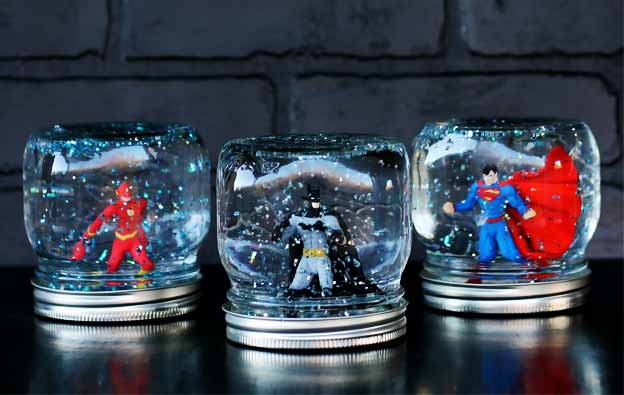 Superhero Snow Globe - what a fun craft project! Perfect for superhero fans of all ages.