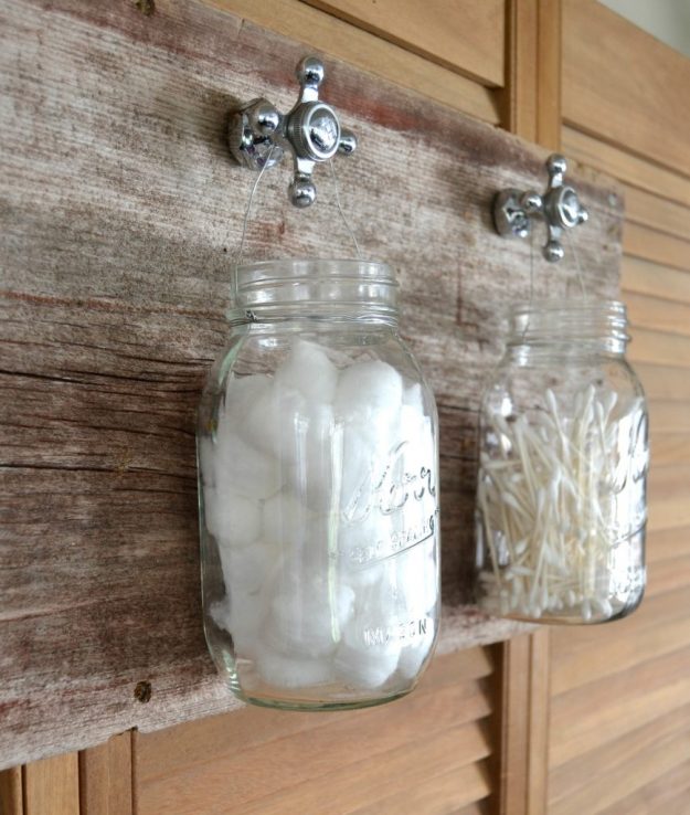 What a fun farmhouse bathroom organizing idea! Lots of great ideas here - pinning to come back to later when we do our bathroom!