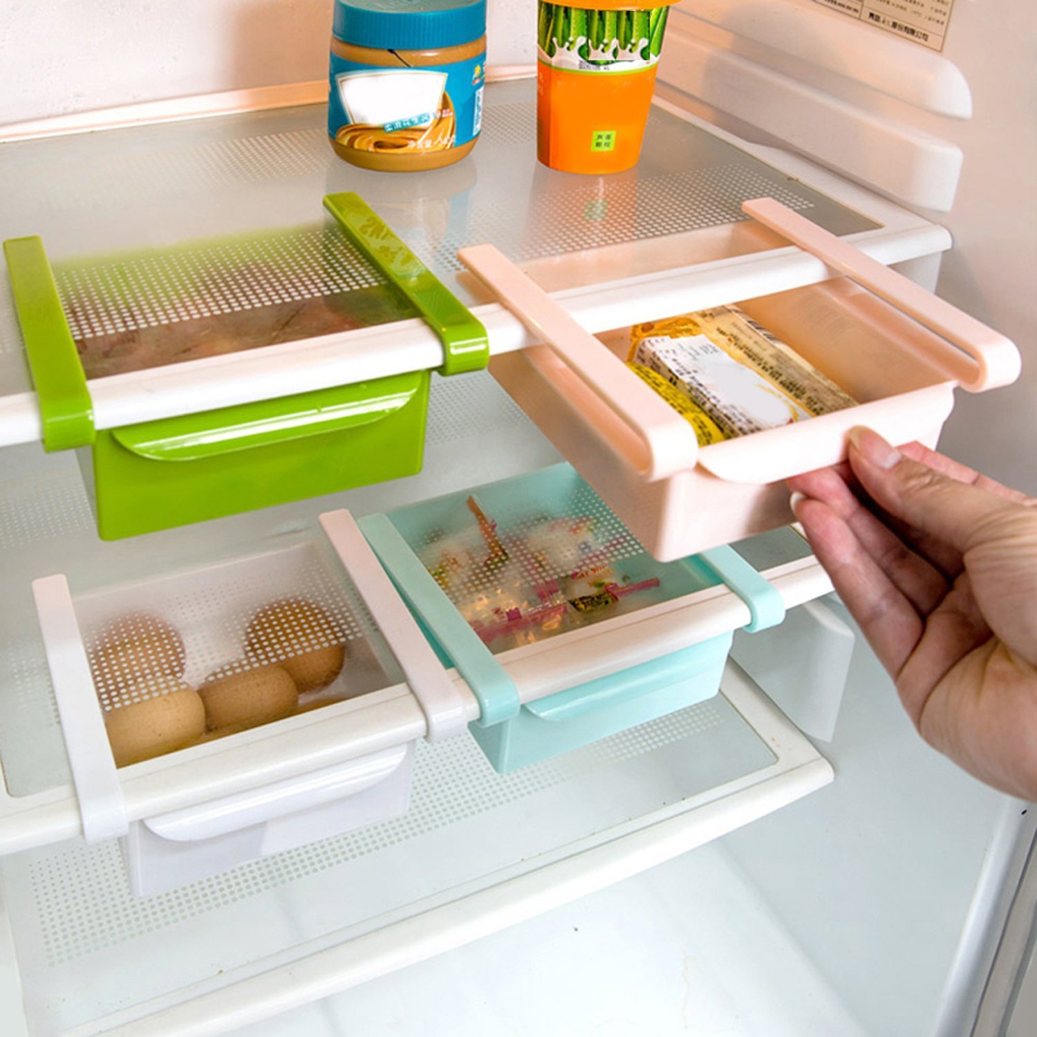 Tips to clean and organize a refrigerator - so many great tips! Hoping it helps me keep my refrigerator clean!