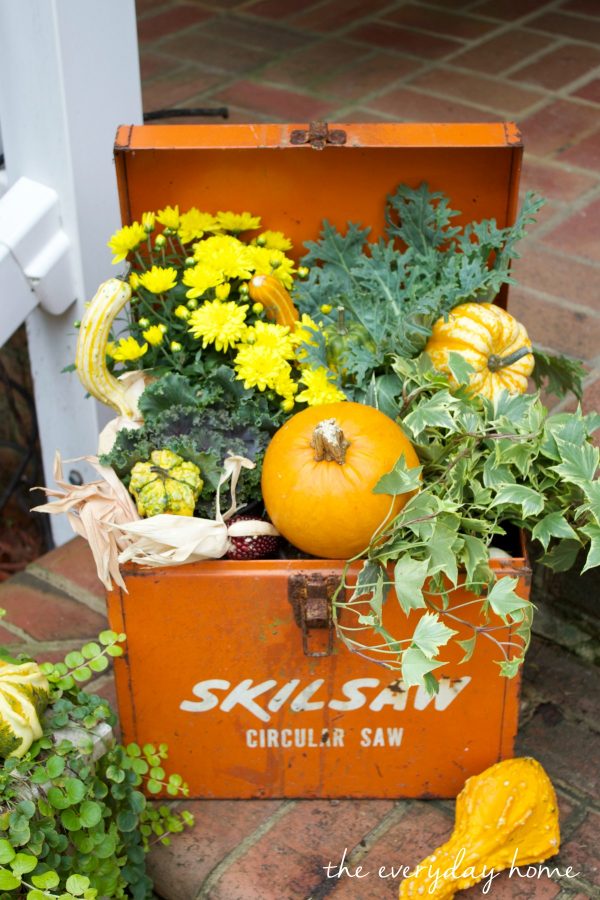 Vintage fall planter (made with a $3 yard sale find!)