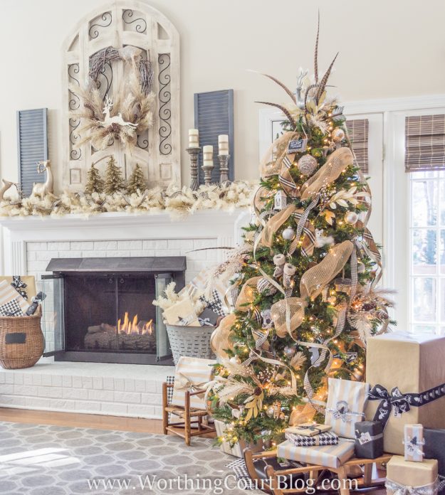 Lovely Christmas tree decorating ideas - farmhouse glam tree