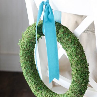 Easy DIY moss wreath