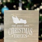 how to make your own stenciled Christmas sign in about 15 minutes