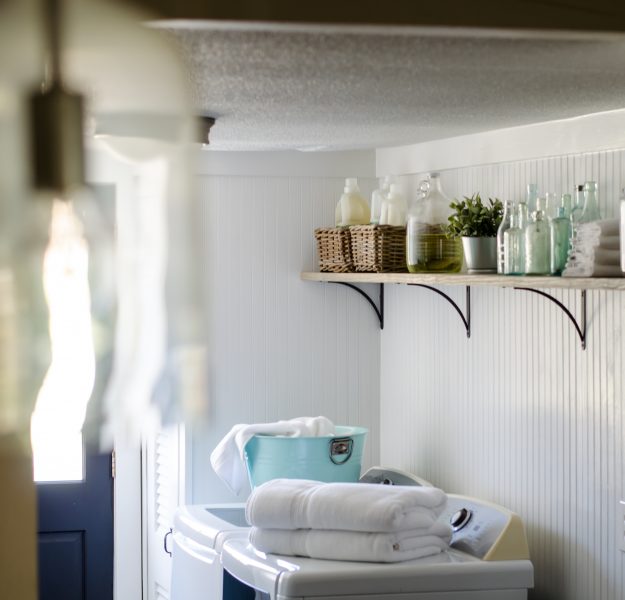 Gorgeous Farmhouse Laundry Room Makeover for under $200!
