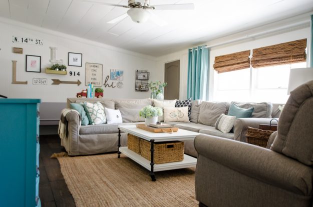 gorgeous farmhouse home tour - can you believe this is a MOBILE HOME?!?